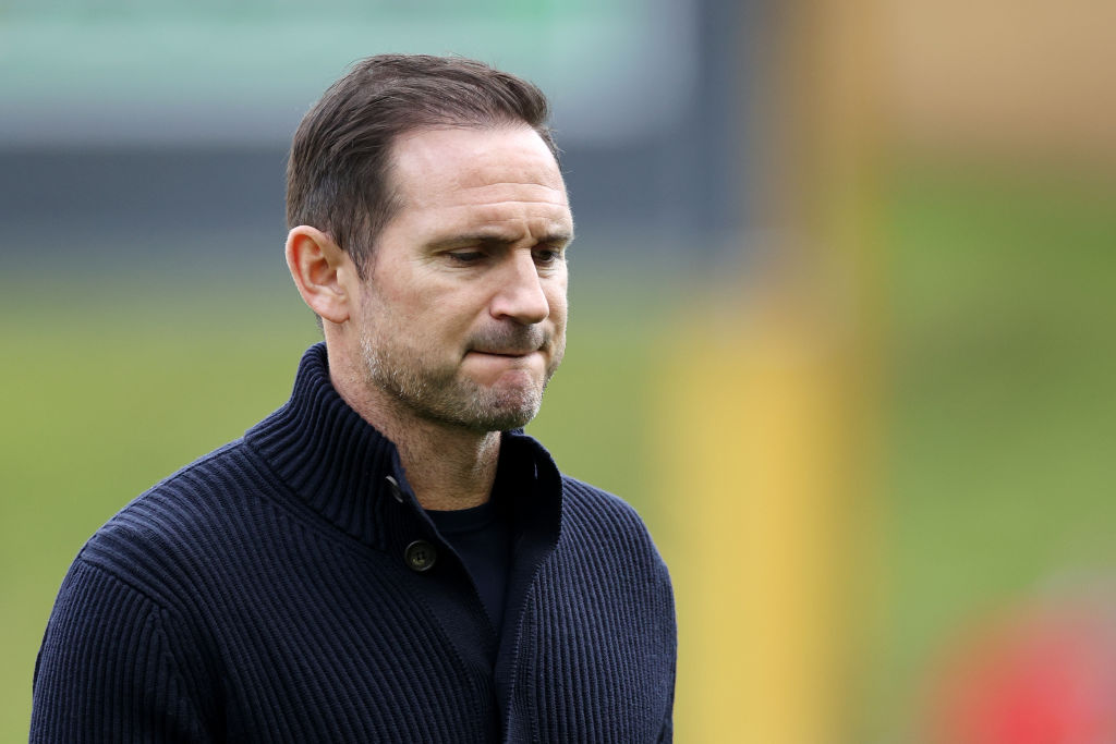 FabrizioRomano's tweet photo. Lampard: "Some players have come in, give them time to settle... they have to understand what playing for Chelsea means" 🔵 #CFC

"They need to know what wearing the Chelsea badge means, the fans react to that. I guarantee the period I’m here for I’ll work on their development". https://t.co/pVKnCAPOww