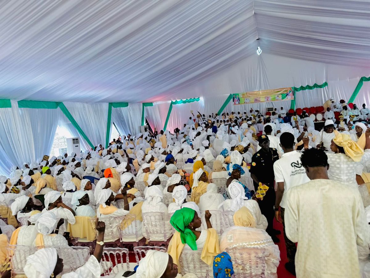 BaaMatar's tweet photo. J’ai assisté ce samedi 8 avril 2023 à la 10éme édition de la conférence religieuse de mes « Amazones » à Fatick.
@matar ba🇸🇳
@Macky_Sall 
@RTS1_Senegal https://t.co/ZfsVgMzNpo