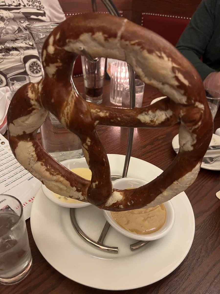BetaEtaDelota 🛟 on Twitter "Literally the best pretzel I’ve ever had