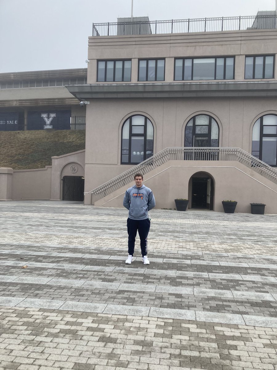 cosmo_fusco's tweet photo. Thanks @CoachJanecek, @CoachOstrowsky, and @AlexKurtzYale for having me at Spring practice this week! I had a great time getting to see campus and the amazing facilities at Yale. https://t.co/1Pnr66RbY6