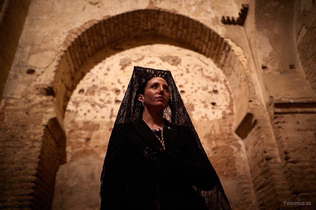 Ferminius's tweet photo. Noche de Sábado Santo 2023 en la Alhambra de Granada. 

Más 📷 - https://t.co/Sg1ntVChC8 https://t.co/c5fbkqwO0H