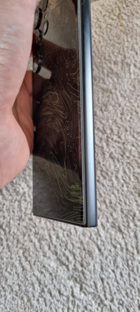 cryptoadaki's tweet photo. @robot Hi, I'm still having the same issues with the lifting with the new skin? It doesn't stick around the curves after heating and rubbing down multiple times https://t.co/IbkKmPS1K3