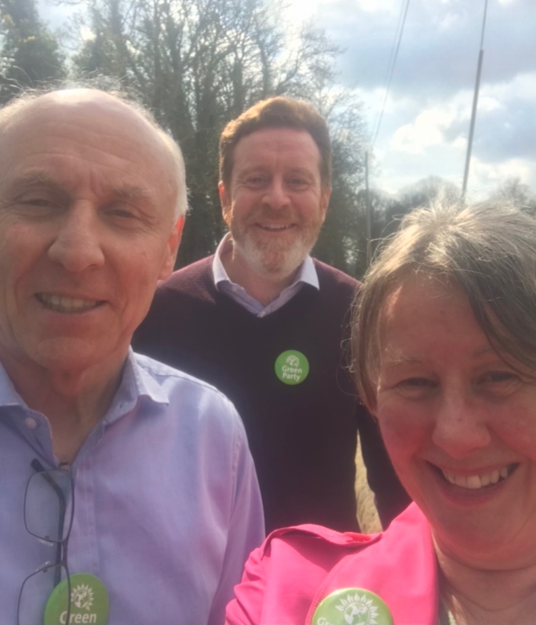 WinGreenParty's tweet photo. A great morning’s canvassing in Sunny Soberton 😊
#vote4danny
#greendanny #votegreenparty #winchester #meonvalley https://t.co/K1cZavxRg1