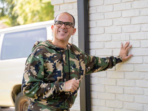 Forty6Eleven's tweet photo. Check out tonight’s premiere of HGTV’s The Renovator with @marcuslemonis at 10|9 C pm! Our #clients @LunadaBayTile and @regalideas will be featured this season!

Tonight’s episode will include Lunada Bay’s tile!

#marcuslemonis #productplacement #forty6eleven #tile #railings https://t.co/9dAIrWsXei