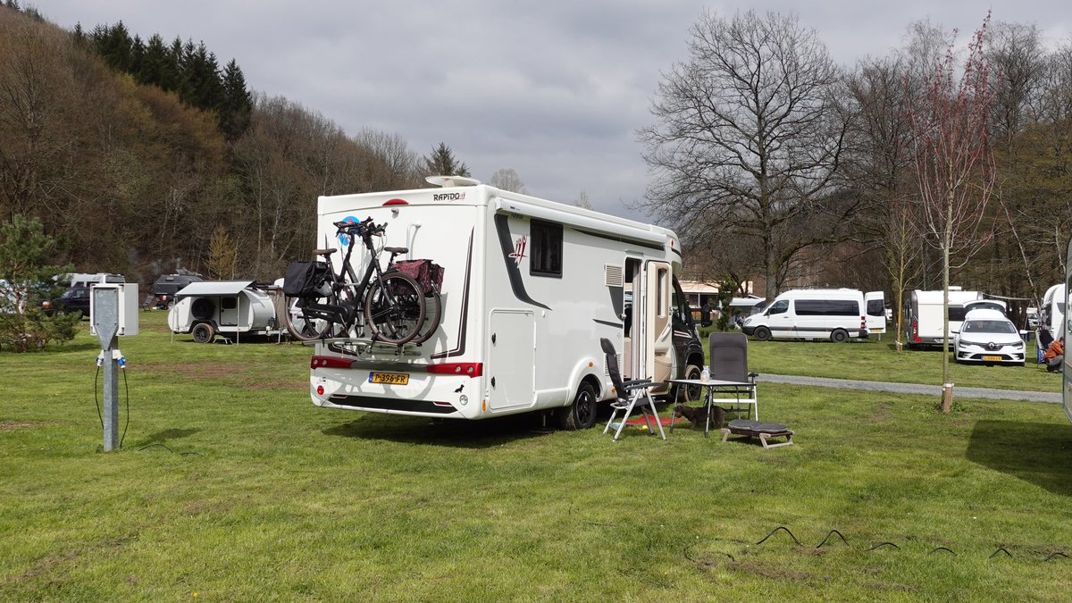 We staan op Camping La Prahay in Poupehan. Wat een mooie camping en super omgeving hier zeg! 

#dennisennancy #camperlife #camperen #camperplaatsen