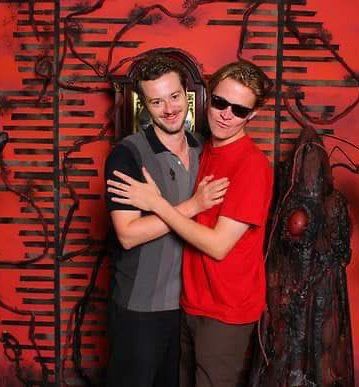 jquinnbrazil's tweet photo. A amizade de milhões! @ccxpoficial  devia trazer um meet do Joe com o Wesley 👀

🦇

#josephquinn #josephquinnbrasil #eddiemunson #hellfireclub #eddiemunsonfandom #eddiemunsonbrasil #strangerthings4 #strangerthingsbrasil #josephquinnfans #joequinn https://t.co/n3QYDlLKX7