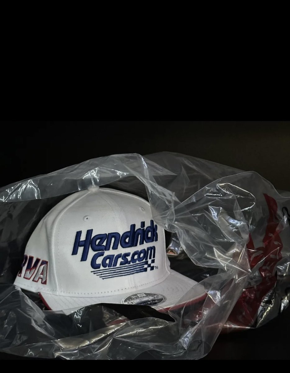 Larson2021champ's tweet photo. @KyleLarsonRacin @HendrickCars @TeamHendrick This hat is 🔥🔥🔥🔥🔥🔥 hopefully many more to come!! https://t.co/pQ6JpB4rXs