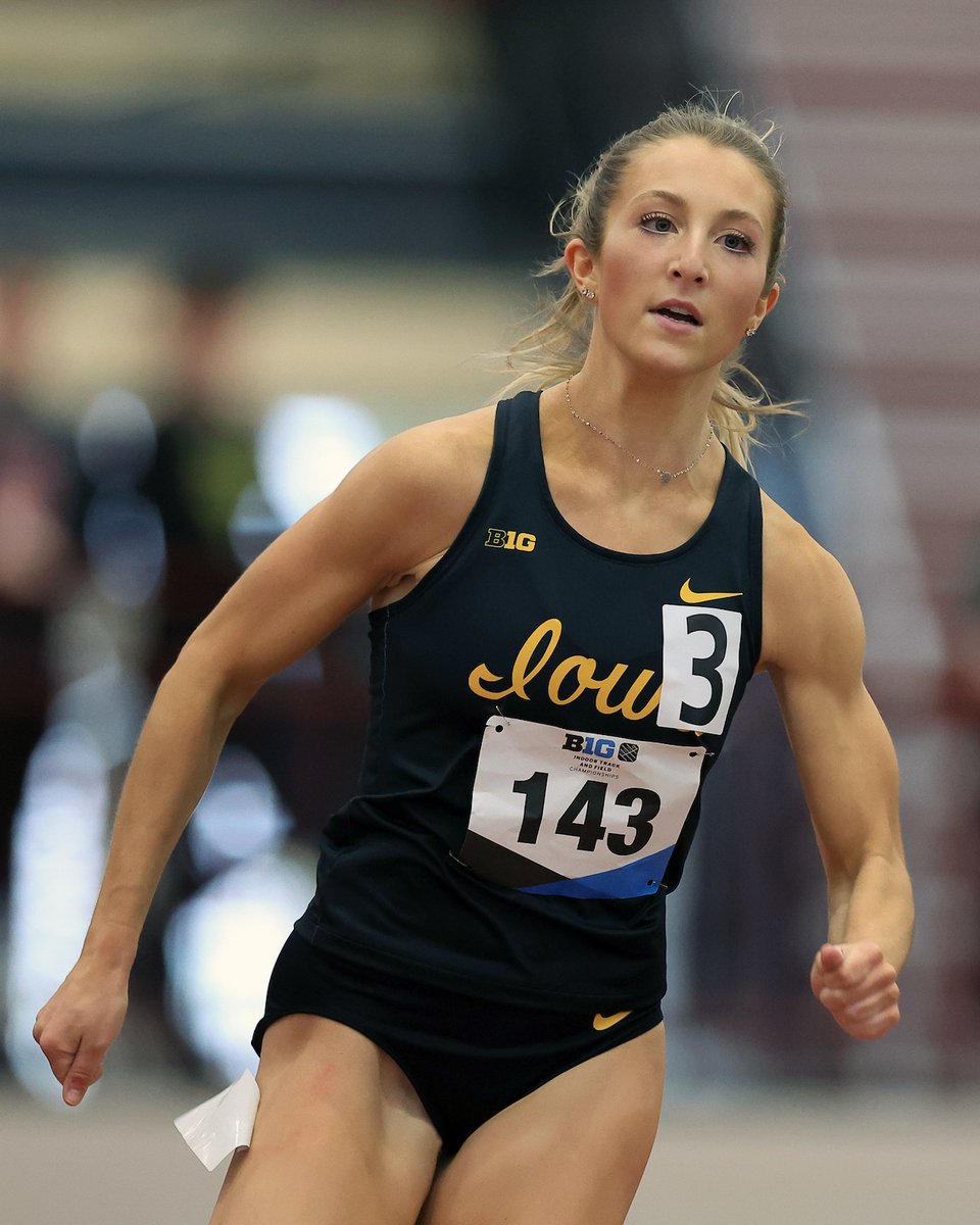 𝟭-𝟮 𝗣𝘂𝗻𝗰𝗵. 💥

Women’s 400 Meters
1. Audrey Biermann – 53.06, PR
2. Ali Dorn – 54.86

#Hawkeyes