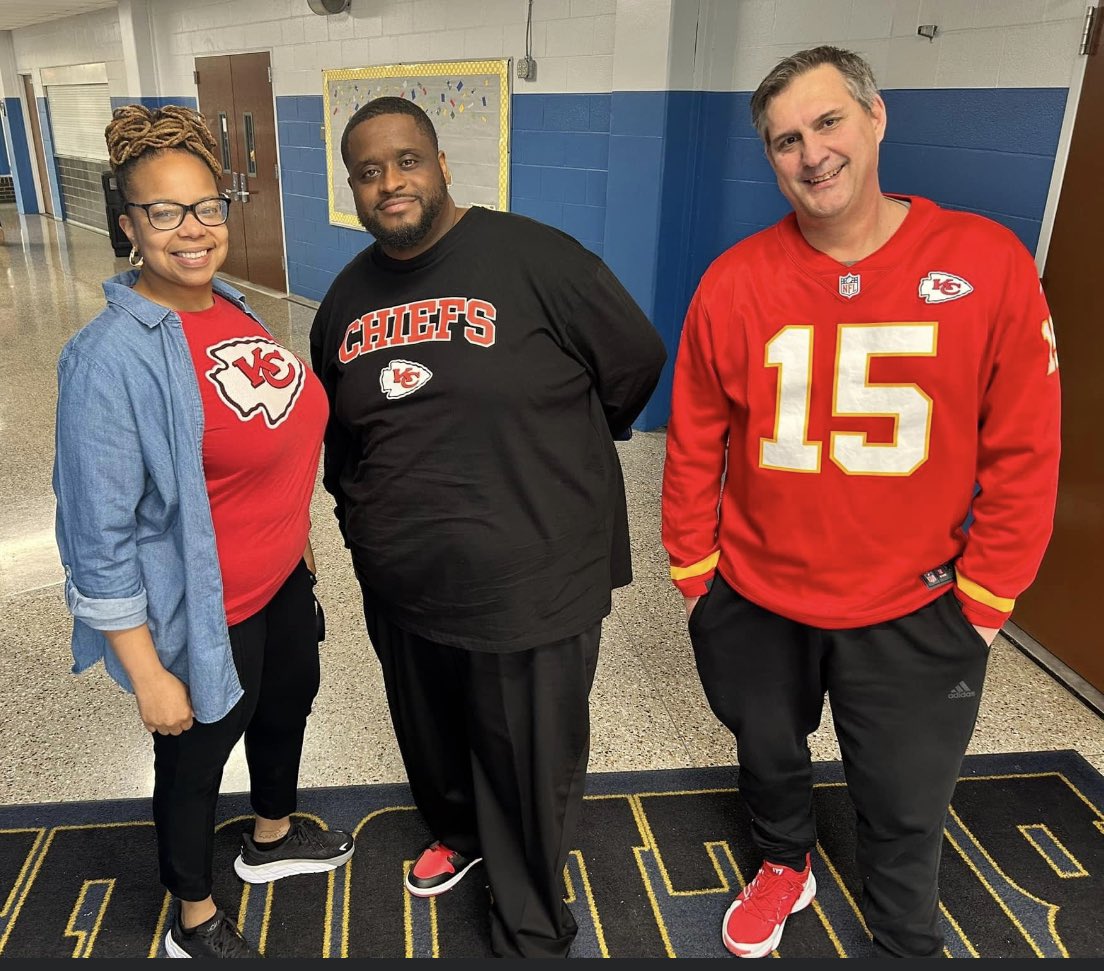 drvsmith's tweet image. Last week was #APAppreciationWeek and I’ve been blessed beyond measure with these two All-Stars. This post would be too long if I listed all they mean to the Grandview Middle School Family. It won’t ever be another trio like this one! #FutureReady #InspirePassion