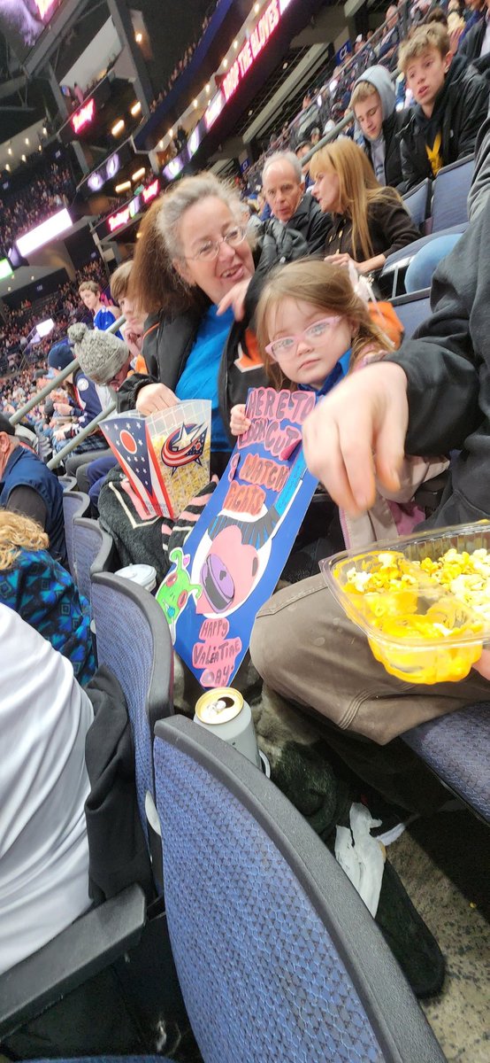 blocskull's tweet image. @BlueJacketsNHL #5thLineThanks  #cbj #5thline #stinger #CBJ    
My favorite memories of this stinging season was with my niece on valtimes day and her first game. She started out wanted to beat Stringer up to wanting to give him kisses and hugs. And wining in in over time