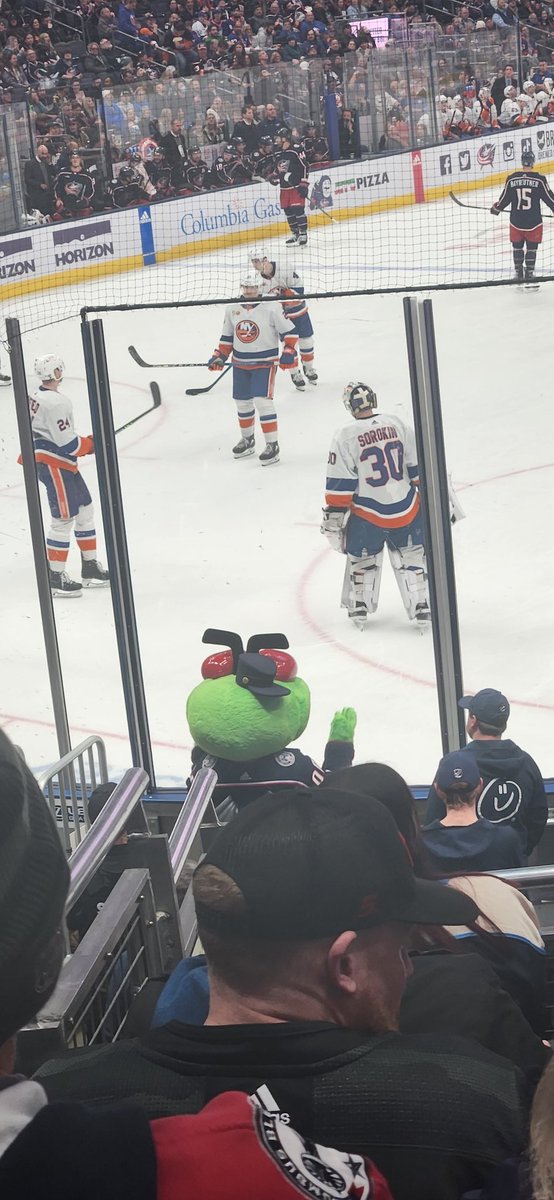 blocskull's tweet image. @BlueJacketsNHL #5thLineThanks  #cbj    5thline #stinger #CBJ    
My favorite memories of this stinging season was with my niece on valtimes day and her first game. She started out wanted to beat Stringer up to wanting to give him kisses and hugs. And wining in in over time