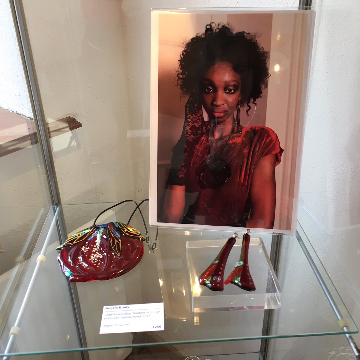 Angela Brady Design tweet media