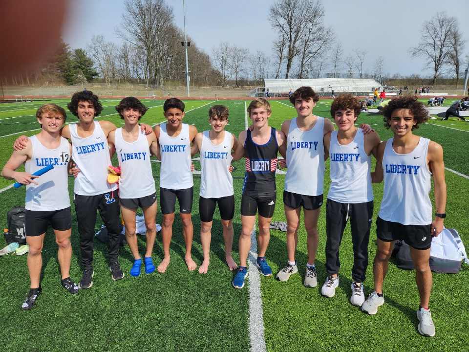 CoachCikach's tweet photo. Distance Crew had a day &amp; we are just getting started! 4x16 🥈Lap Medley 🥇 Distance Medley 🥇4x8 🥇#connect #compete @EckertJaxson Deen, Miller @aadibjoshi @zrabi419 Mhaskar, Perry, Rygielski @BradWiemels  Some sprinters were part of these relays too @Zachnelson25 Kocher, Dawit. https://t.co/iM1POUIAIL