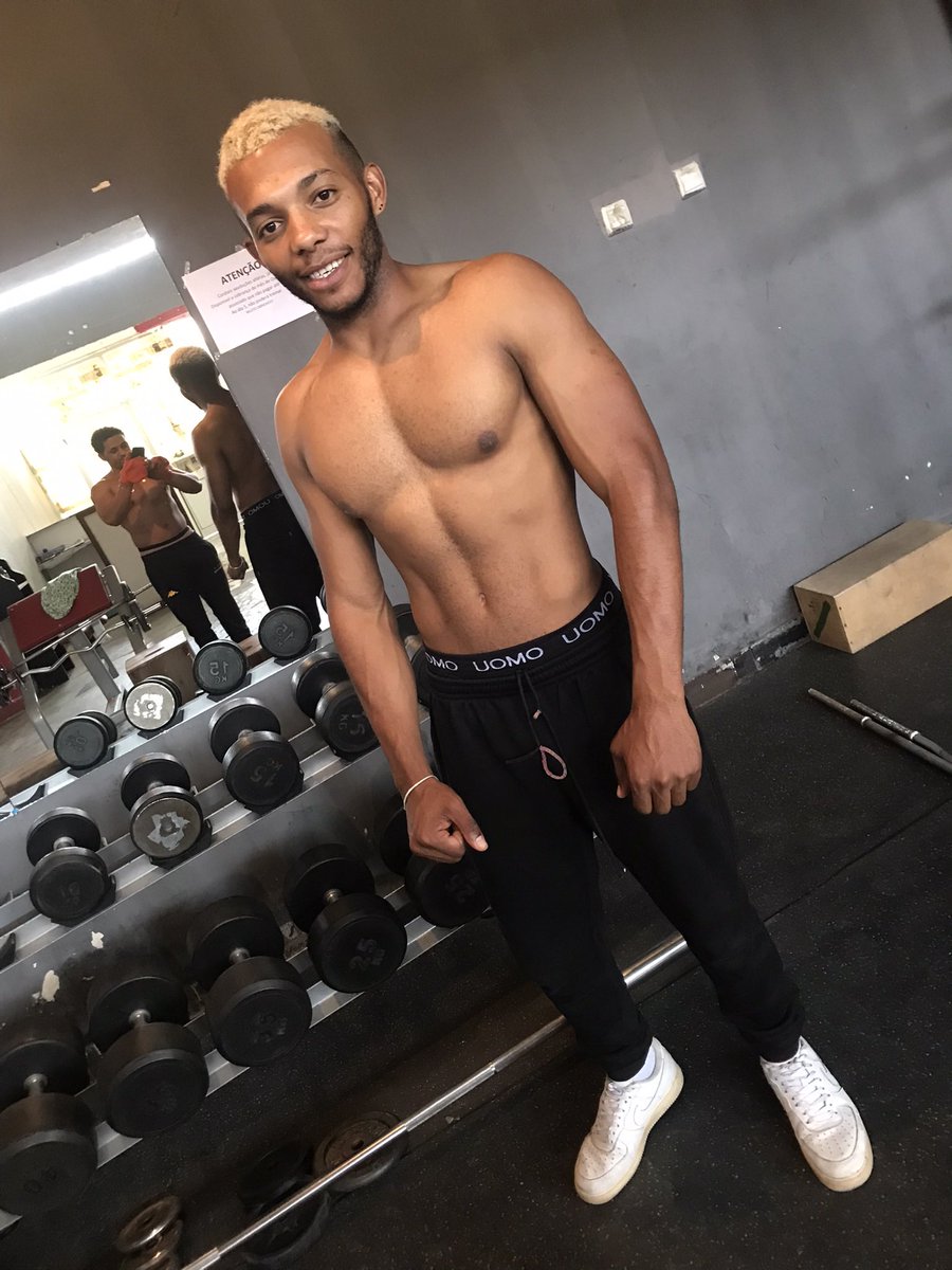 KelcioD's tweet photo. @PedroGomes926 Sem Gym/ Com Gym https://t.co/E8UNPLOfrq