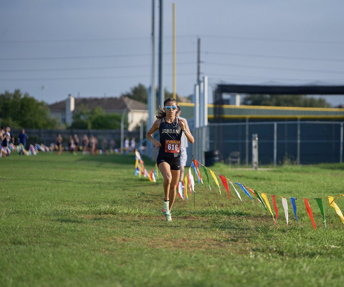 I’m so excited to announce my commitment to continue my academic and athletic career at the the Division 1 level at the University of Memphis. I want to thank my family, coaches, and teammates for their support. I can’t wait to be a tiger for the next 4!💙🤍
<a href="/MemphisTFXC/">Memphis Track & Field / Cross County</a>