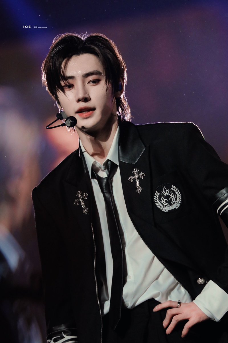 น้องซองฮุนคือเหมือนนางฟ้าที่แปลงกายเป็นนาตาชามาเกิดบนโลกเพราะต้องทำวิจัยเกี่ยวกับพฤติกรรมมนุษย์ส่งให้พระเจ้าอะ ทั้งใบหน้ารูปร่างน้องเพอร์เฟคแบบ100% ยังไงก็ไม่ใช่คน