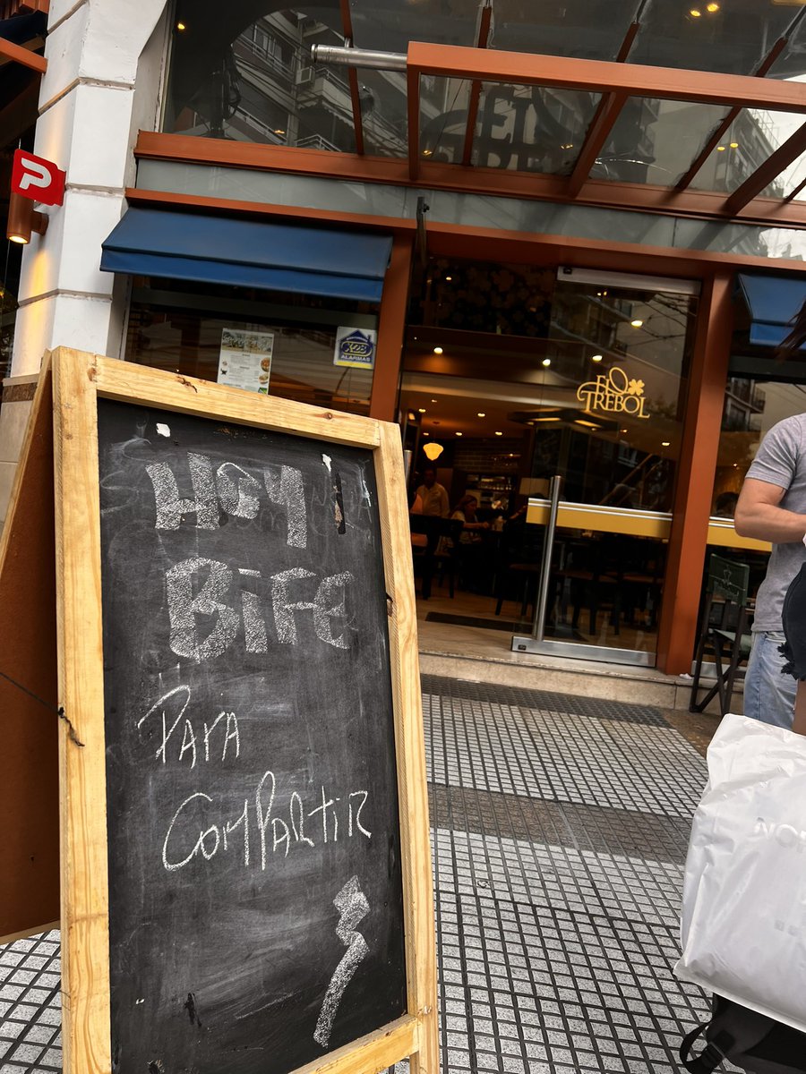 varon2's tweet image. Esta oferta no es para Berni.
Berni se los come solo.
#Cuac