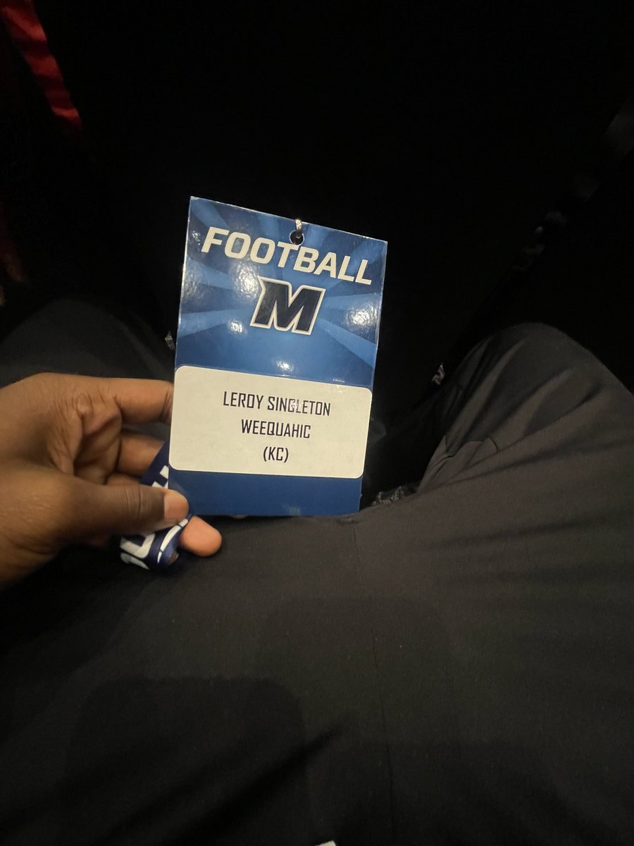 lsingleton_14's tweet image. Had a great visit at Monmouth University loved the facility , watching the wrs go at it and also the people there appreciate you @Coach_KCal for having me there @MUHawksFB @WeequahicHSFB