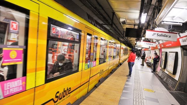 crisromero10's tweet image. ALERTA 🚨 
#Subtes: el lunes hay #paro en las líneas B y C. Será de 14 a 16 hs 

@C5N @Gatosylvestre @Radio10 @APTTA_