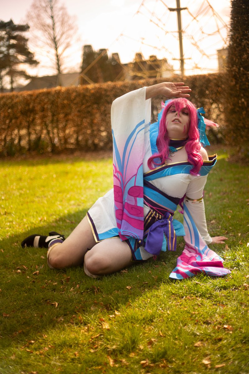 RizzyBerrycos's tweet photo. Last pile
#ahricosplay #spiritblossom #cossplay #LeagueOfLegends @riotgames @LoLGermany
@LoLUKN #gamecosplay https://t.co/3Jb2CYTex6