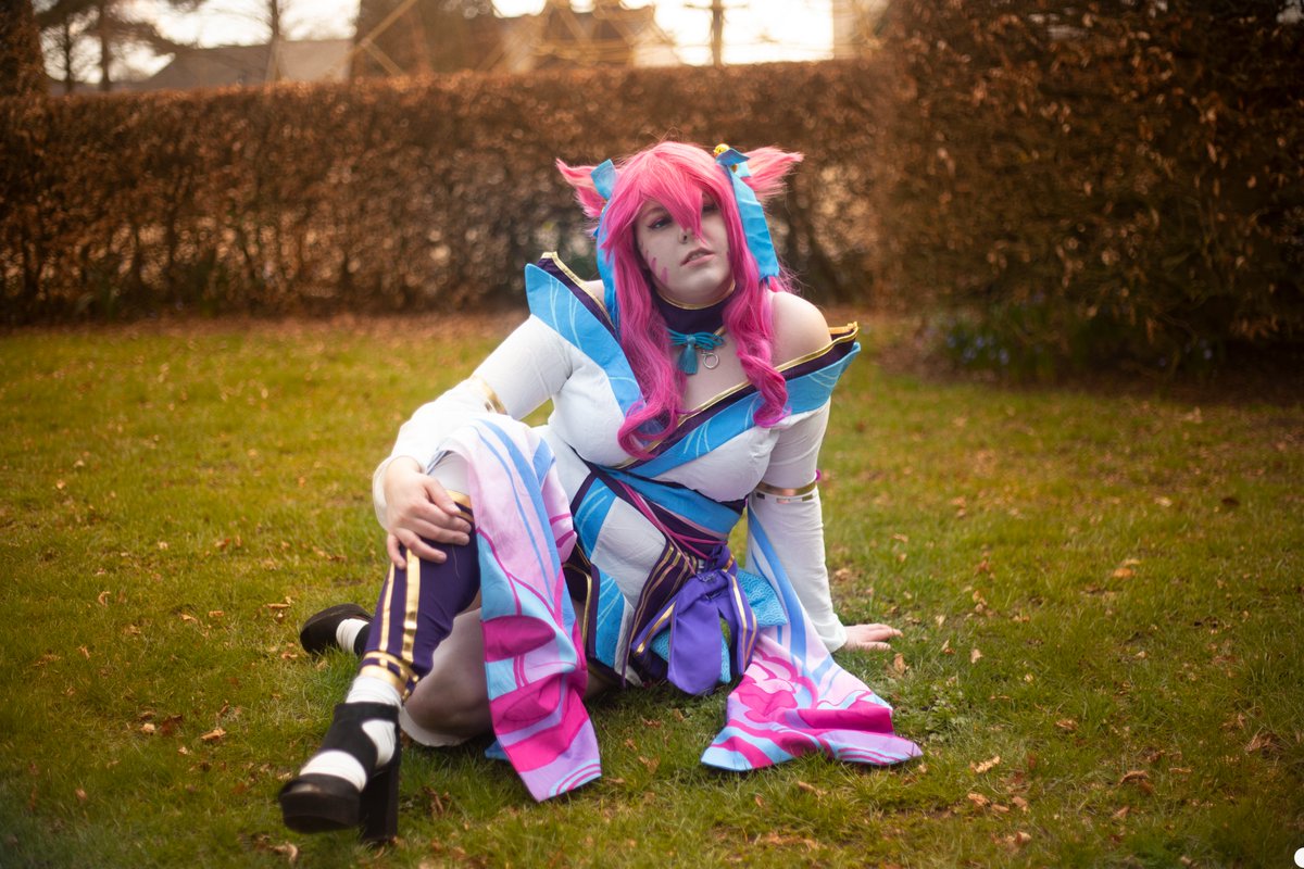 RizzyBerrycos's tweet photo. Last pile
#ahricosplay #spiritblossom #cossplay #LeagueOfLegends @riotgames @LoLGermany
@LoLUKN #gamecosplay https://t.co/3Jb2CYTex6