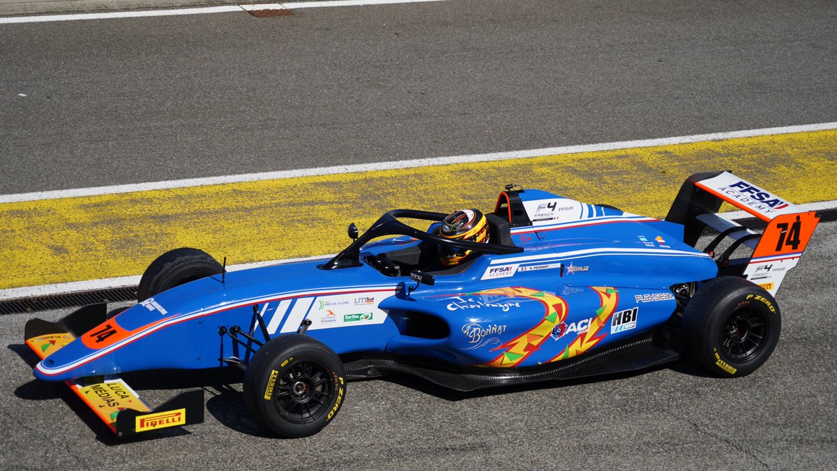 FormulaRLive's tweet photo. Bonne journée ❗️😁
📷 Enzo Peugeot Driver
#F4 #FFSAF4 https://t.co/ojd64C8VVR