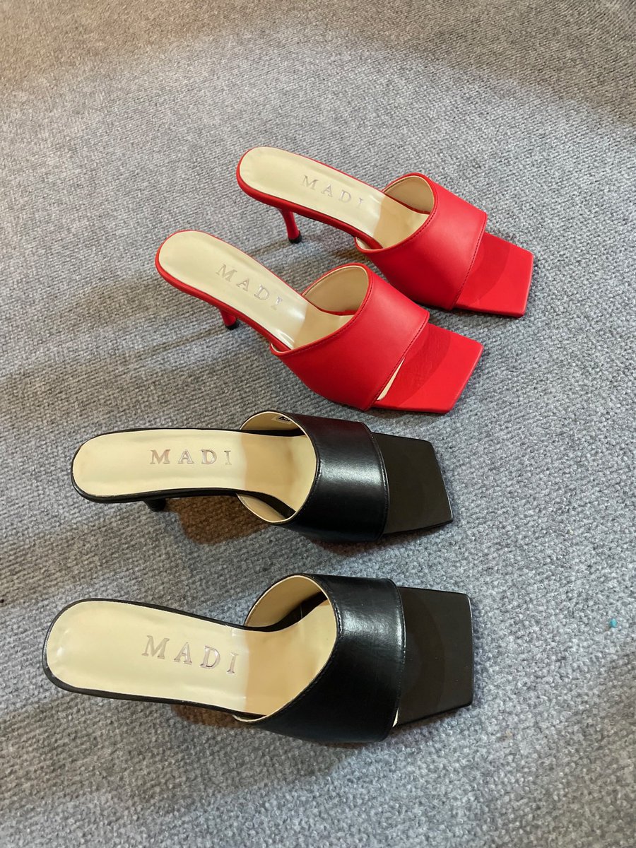 madidakar's tweet photo. Korité arrive à grand Mas &€
Aviez-vous acheter votre paire chez Madidakar?
Commandez dès à présent au 774582643
Pointure disponible de 36 à 43
#tl221 #kebetu #sunukorite2023 #madeinsenegal #shoeslover #senegalesebrands
#cuirveritable #leather #senegalphotography
#senegal https://t.co/B2nXeWE1RL