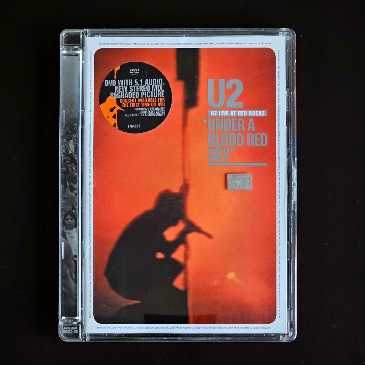 Under a Blood Red Sky
Live At The Red Rocks [Remastered]
🇦🇷 | 1983/2008 | 💿 DVD

#U2 #U2Collection #U2Collector #Collection #Bono #TheEdge #LarryMullenJr #AdamClayton #DVD #DVDs #DVDCollection #DVDCollector #U2War #War #Remastered #Argentina #80s #Video #RedRocks #Denver