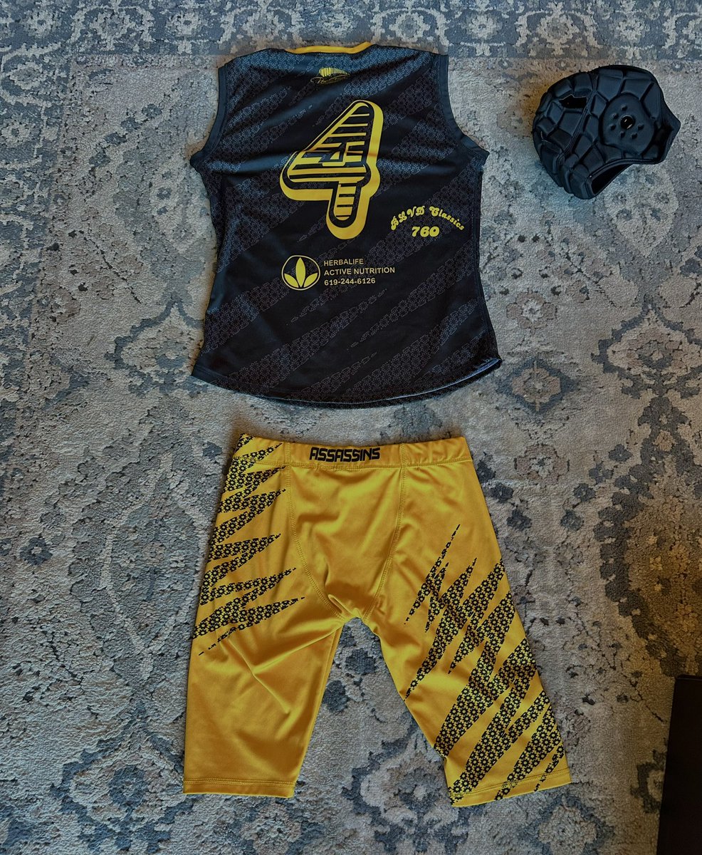 New threads, new sponsors 🚲🍃 #BLVDClassics #Herbalife #SocalAssassins7s