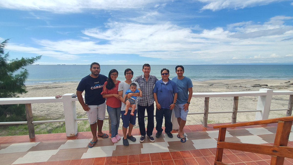 Felicitaciones al nuevo PhD. Carlos Valdivieso, de parte de tus compañeros del GICOM.