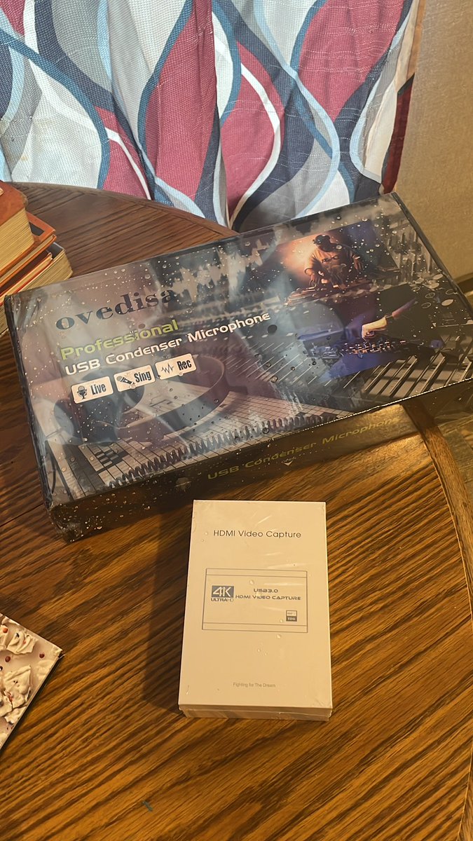SilenceGaming9's tweet photo. Might not be the best, but itโs a small step to bigger things, have to invest in the future you want for yourself, looking forward to what the future holds. #investmentsinyou #selfmotivation #investinyourself #streamupgrades #capturecard #microphone #upgrades https://t.co/HmrYb1OzXm