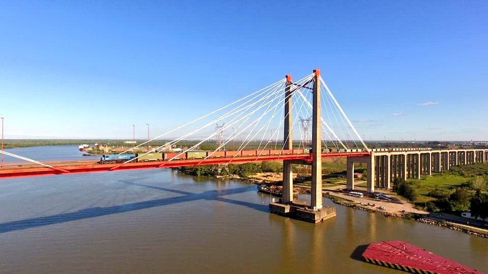 TACargas's tweet photo. 🌉 CON ELLOS UNIMOS AL PAÍS

Les dejamos cuatro de nuestros más lindos puentes, gracias a estas estructuras ferroviarias  transportamos producción desde #salta, #Mendoza, #Misiones y llegamos a los puertos de #SantaFe. 

¿Cuál te gusta más? ¿Le das un like? ❤ 👇 https://t.co/tREqnk74QR