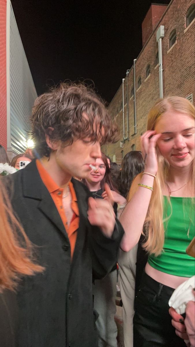 mia misses inhaler tweet media