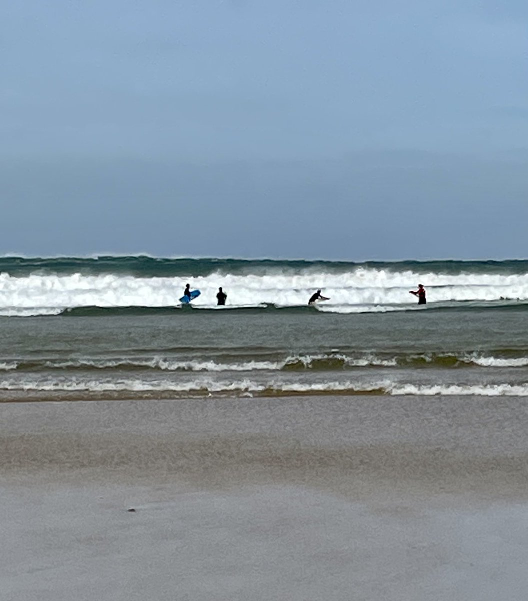 alyngjones's tweet photo. It’s 13 degrees, the water is 12 and the waves are 8ft. The sun is shining. I’m out of excuses so in we go for the first 2023 intra-family holiday body boarding competition. Sadly no silverware for me; apparently you don’t win prizes for effort alone!#makingupthenumbers https://t.co/aPfId779pS