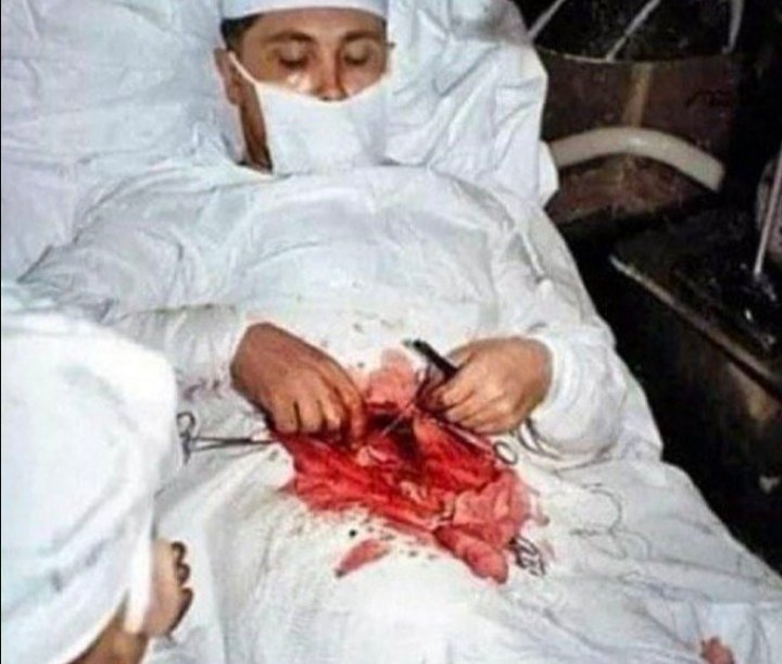 Yo, haciendo todo solo porque no me gusta pedir ayuda