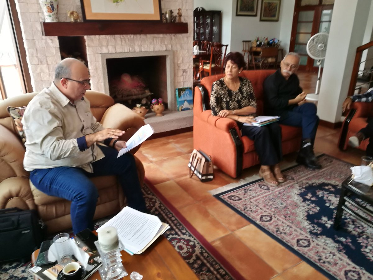 Con el Embajador de Cuba en 
Honduras y la dirección de la Brigada Educativa, se realizó la evaluación de las acciones desarrolladas en la aplicación del programa de alfabetización Yo, si puedo. #CubaEduca #CubaCoopera <a href="/PresidenciaCuba/">Presidencia Cuba 🇨🇺</a> <a href="/DiazCanelB/">Miguel Díaz-Canel Bermúdez</a> <a href="/MMarreroCruz/">Manuel Marrero Cruz</a> @JorgeLuisPerd20