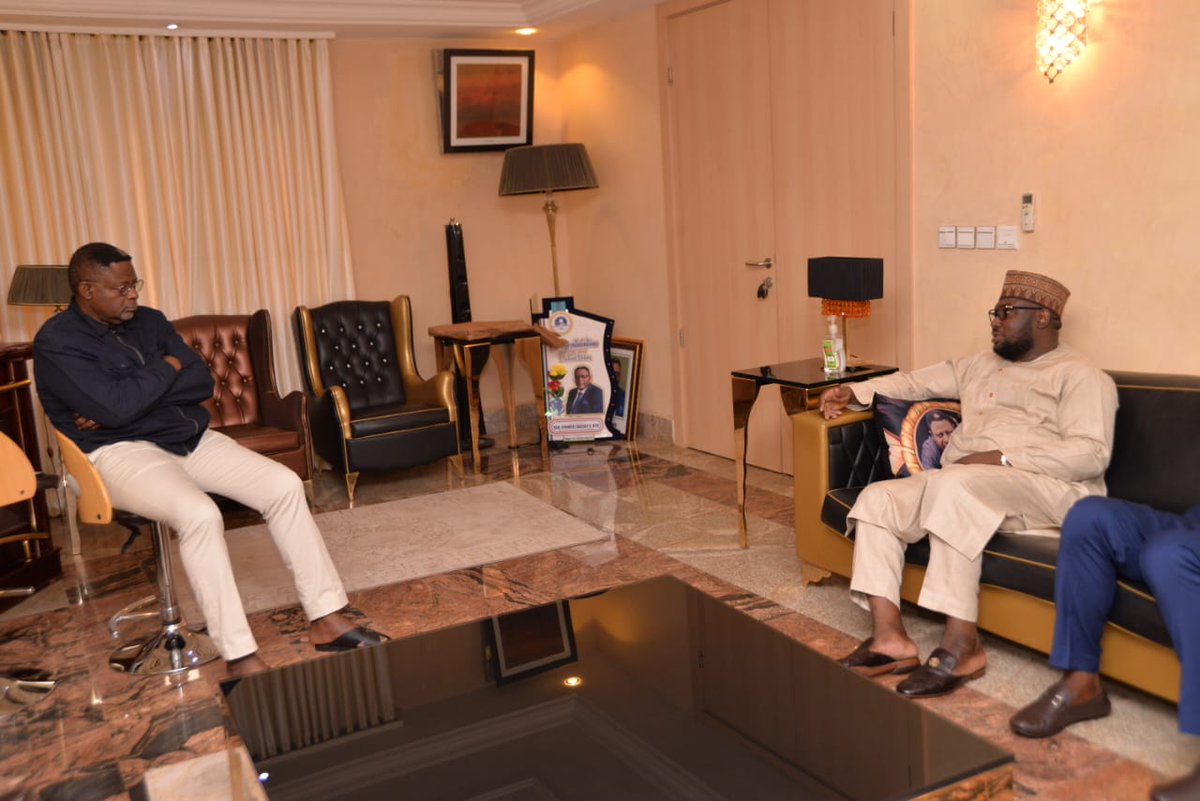 aminu_jaji's tweet photo. I was accompanied by a team of colleagues Honourable members &amp; members-elect of the House of Representatives for a consultative visit to His Excellency Prince Bassey Otu, Cross River State Governor-elect to share my aspiration for the position of speaker of the 10th @nassnigeria https://t.co/VYHIFZgCBY