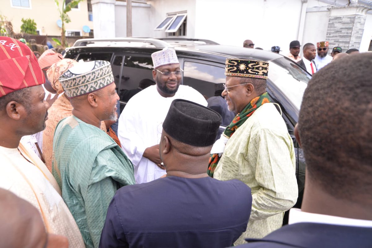 aminu_jaji's tweet photo. I was accompanied by a team of colleagues Honourable members &amp; members-elect of the House of Representatives for a consultative visit to His Excellency Prince Bassey Otu, Cross River State Governor-elect to share my aspiration for the position of speaker of the 10th @nassnigeria https://t.co/VYHIFZgCBY