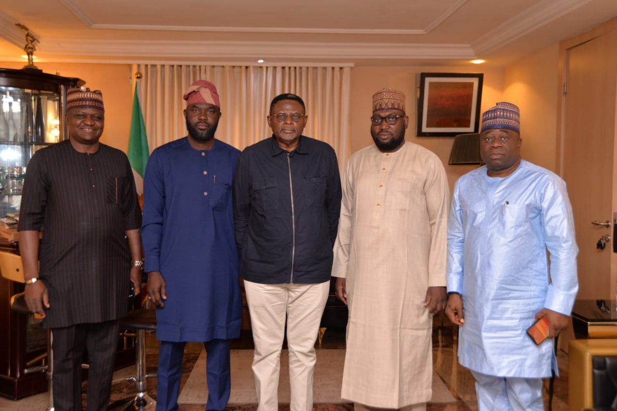 aminu_jaji's tweet photo. I was accompanied by a team of colleagues Honourable members &amp; members-elect of the House of Representatives for a consultative visit to His Excellency Prince Bassey Otu, Cross River State Governor-elect to share my aspiration for the position of speaker of the 10th @nassnigeria https://t.co/VYHIFZgCBY