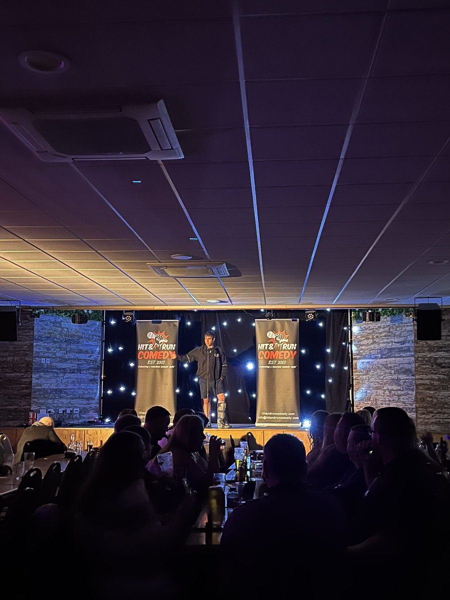 🔴| Mike Newall closing the show in style here at <a href="/sidacsports16/">The SIDAC</a> <a href="/MrMikeNewall/">Mike Newall</a> 🎤

Hitandruncomedy.com 🥊 #Sthelens