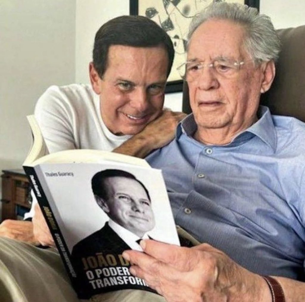 jose_simao's tweet photo. Operei a catarata só pra ler a autobiografia do Dória! https://t.co/cs4VXRQS6X