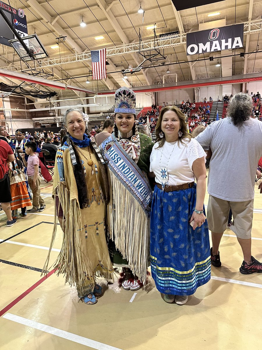 AlaskaChevy's tweet image. Great day at the #UNO Powwow! Met Gary Farmer from #RezDogs and Miss Indian World. Waited in line for an hour to get an Indian taco... we really should stop making fry bread. Still had one, though.