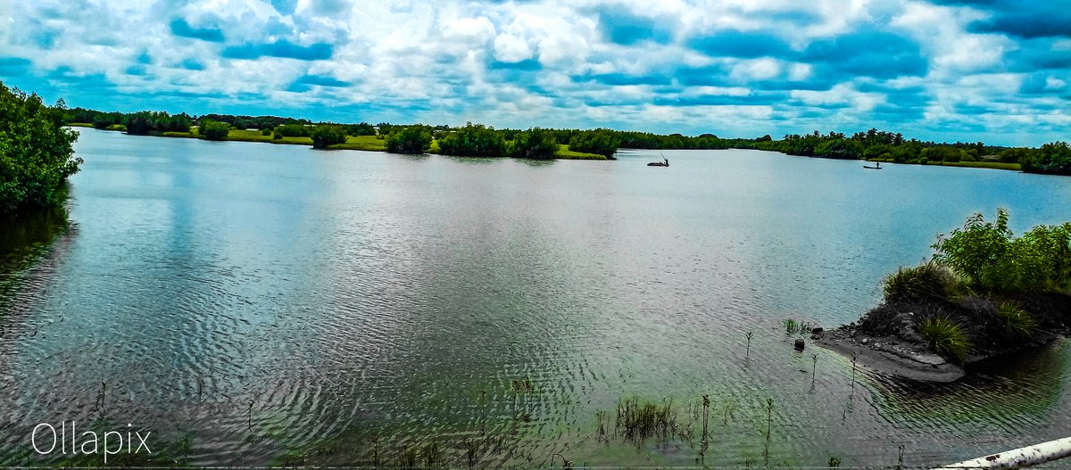 Tchiche3's tweet photo. "Un véritable paradis visuel sur terre à #Ouidah ! Cette photo de paysage avec des îlots palétuviers, une étendue d'eau et une pirogue est simplement magnifique. #nature #voyage"
@StormHour @EnigmArtPhotog1 @NatGeoPhotos https://t.co/NbyhWhQI5R