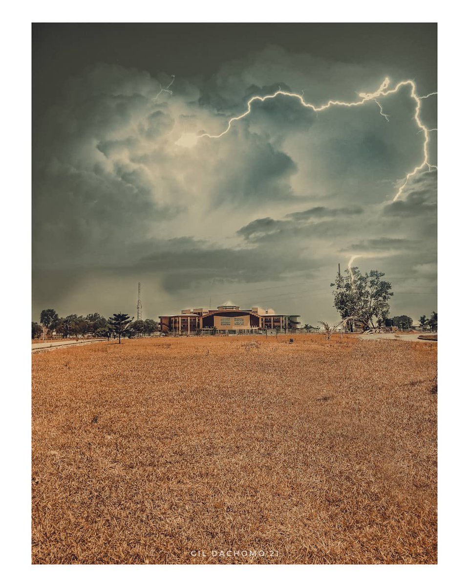 gildachomo's tweet image. I saw University of Jos trending and I decided to bring back this pictures from 2021 
It was Tagged “Into the Badlands”
I had a lot of bitter sweet experiences in this place.