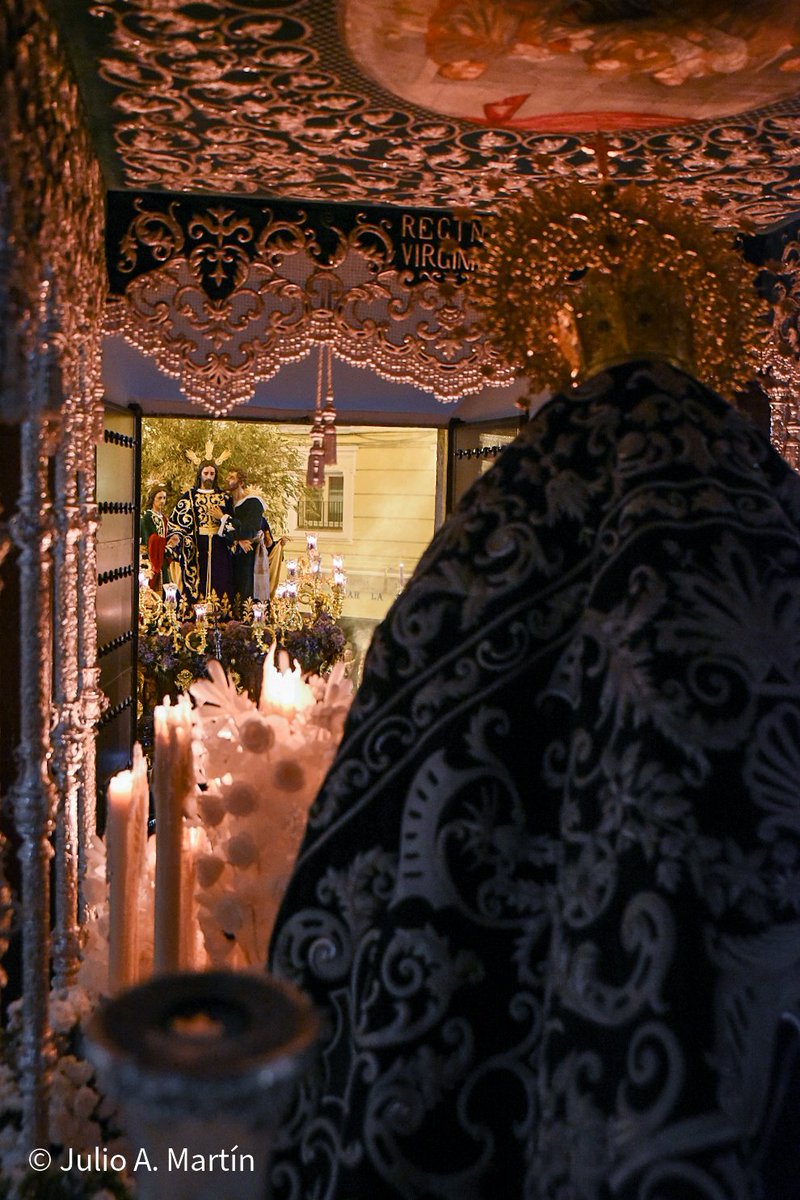 ¡Esto ha sido muy grande!

#SemanaSanta2023 
#SemanaSanta 
#Sevilla
#HermandaddelaRedención
#SantoEntierroGrande