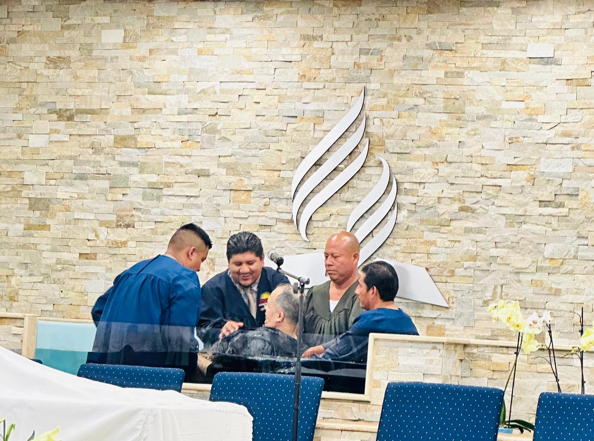 bellyjeff's tweet photo. Y #JesúsVenció Gloria a Dios porque cerramos #SemanaSanta de esta manera, Erick y Lupe dijeron si a su Salvador Cristo Jesús y más de 10 personas para su pronto bautismo!!! #DistritoNortePhoenix #AzConference @NADEvangelism @NADadventist @belljeffybelie @Pr_Freddy @CceroBarros 🙌 https://t.co/NT7Uvs5E2l