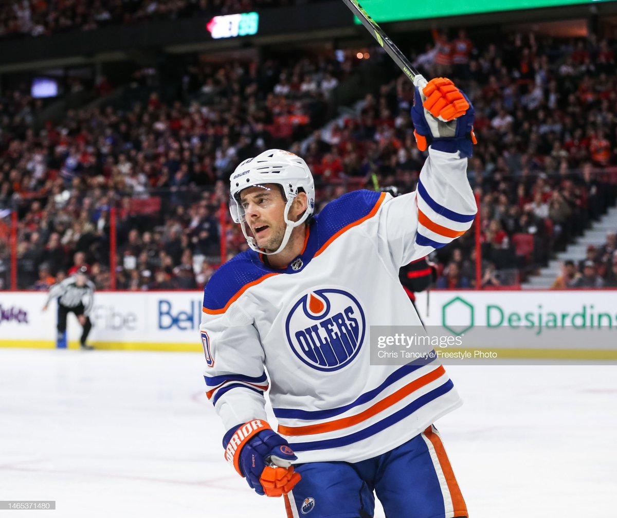Derek Ryan scores his 13th goal of the season shorthanded to put the #Oilers up 4-1 with seven seconds left in the second period! #LetsGoOilers