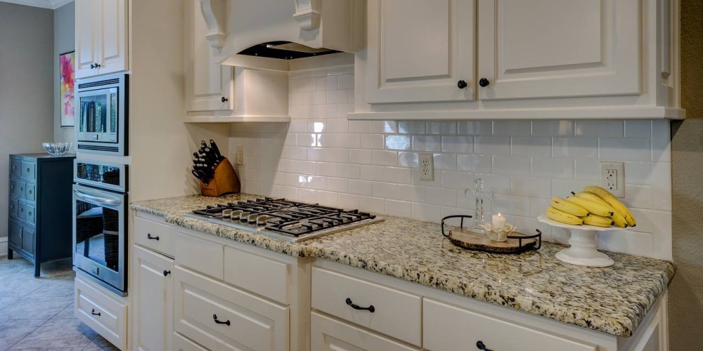 newerahit's tweet photo. Just look, that`s outstanding!  #kitchen #real #estate #interior #design https://t.co/Eq5eY5hZLO