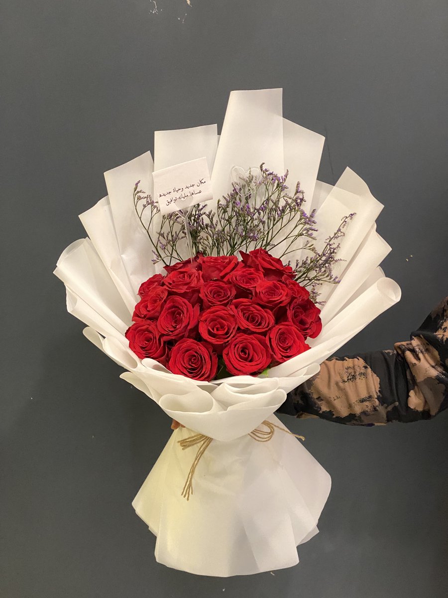 gifts_80's tweet photo. فِ زحَام الحياة نحتَاج من يُهدينا ورد أحمّر بدُون سَبب ❤️
#سعد_مبارك_الفديد_في_ذمة_الله 
#فوازير_غازي_الذيابي9 
#الرياض 
 #ياسر_الدوسري https://t.co/y39IXoeuw9