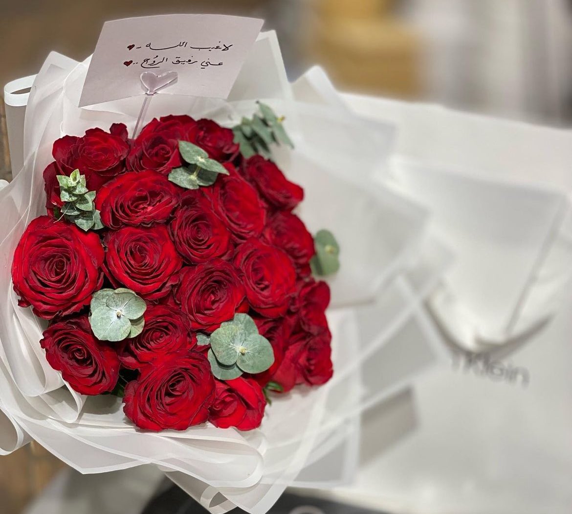 gifts_80's tweet photo. فِ زحَام الحياة نحتَاج من يُهدينا ورد أحمّر بدُون سَبب ❤️
#سعد_مبارك_الفديد_في_ذمة_الله 
#فوازير_غازي_الذيابي9 
#الرياض 
 #ياسر_الدوسري https://t.co/y39IXoeuw9